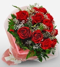 Ankara Eryaman çiçekçi den 12 adet kırmızı güllerden kaliteli gül Ankara çiçek siparişi vermek